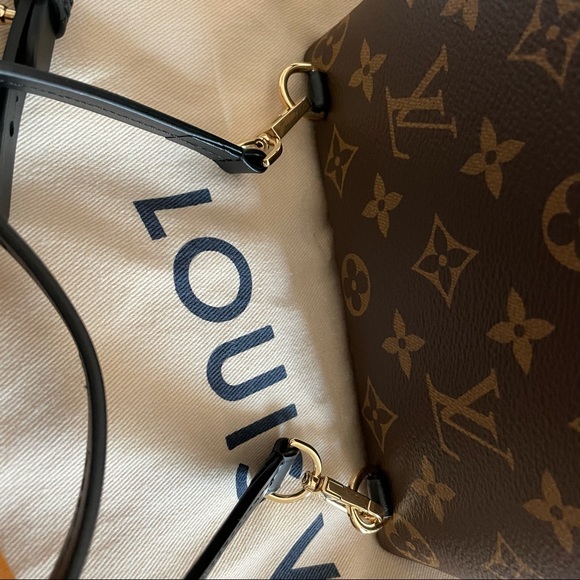 Louis Vuitton MONTSOURIS BB - Picture 11 of 14